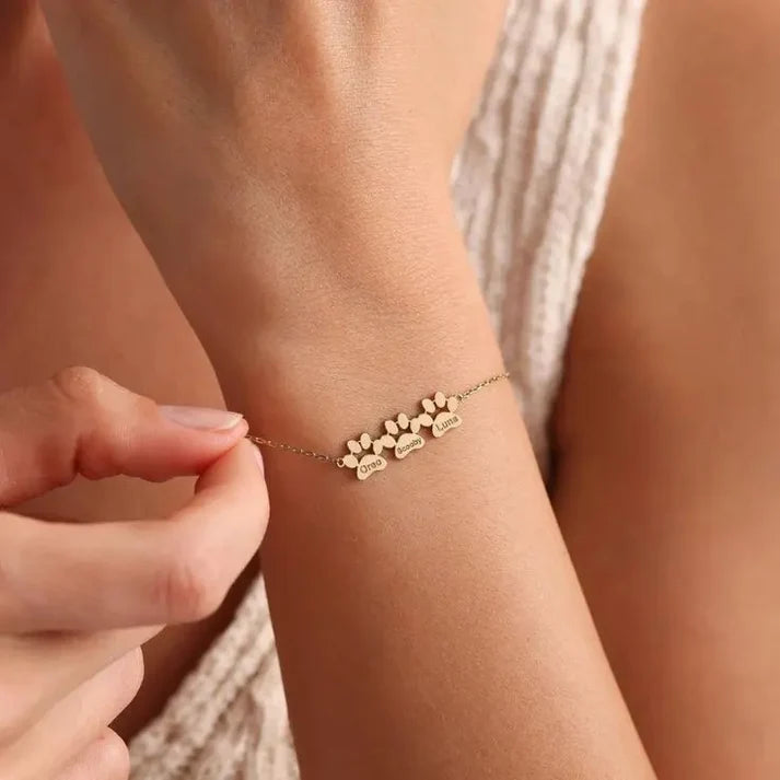 Bracelet Pattes Personnalisé, jusqu'à 8 prénoms