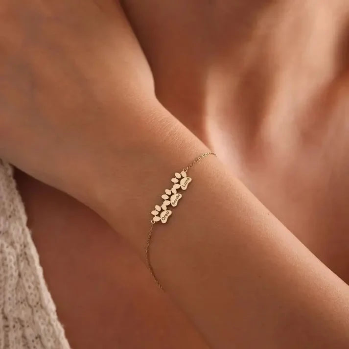Bracelet Pattes Personnalisé, jusqu'à 8 prénoms